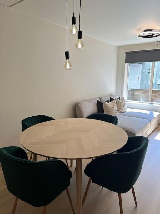 Апартаменты Cozy In The Heart Of Тромсё